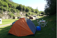 Camping Talacker  - Zelt  im Schatten von Bäumen auf dem Campingplatz