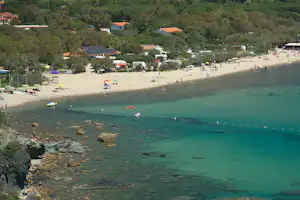 Camping Tallinucci - Luftaufnahme vom Strand und dem Campingplatz