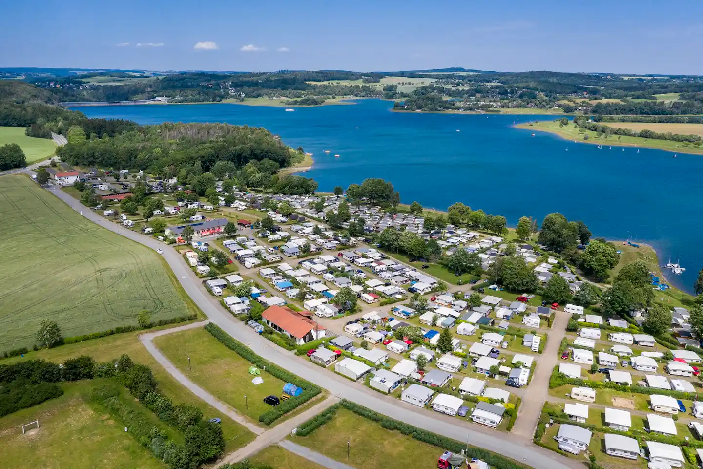 Camping Talsperre Pöhl-Gunzenberg - Campingplatz aus der Vogelperspektive