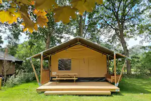 Camping Tamaring - Außenansicht Glamping Hütte auf dem Campingplatz