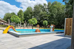 Camping Tamaring - Kinderpool und Spielplatz auf dem Campingplatz