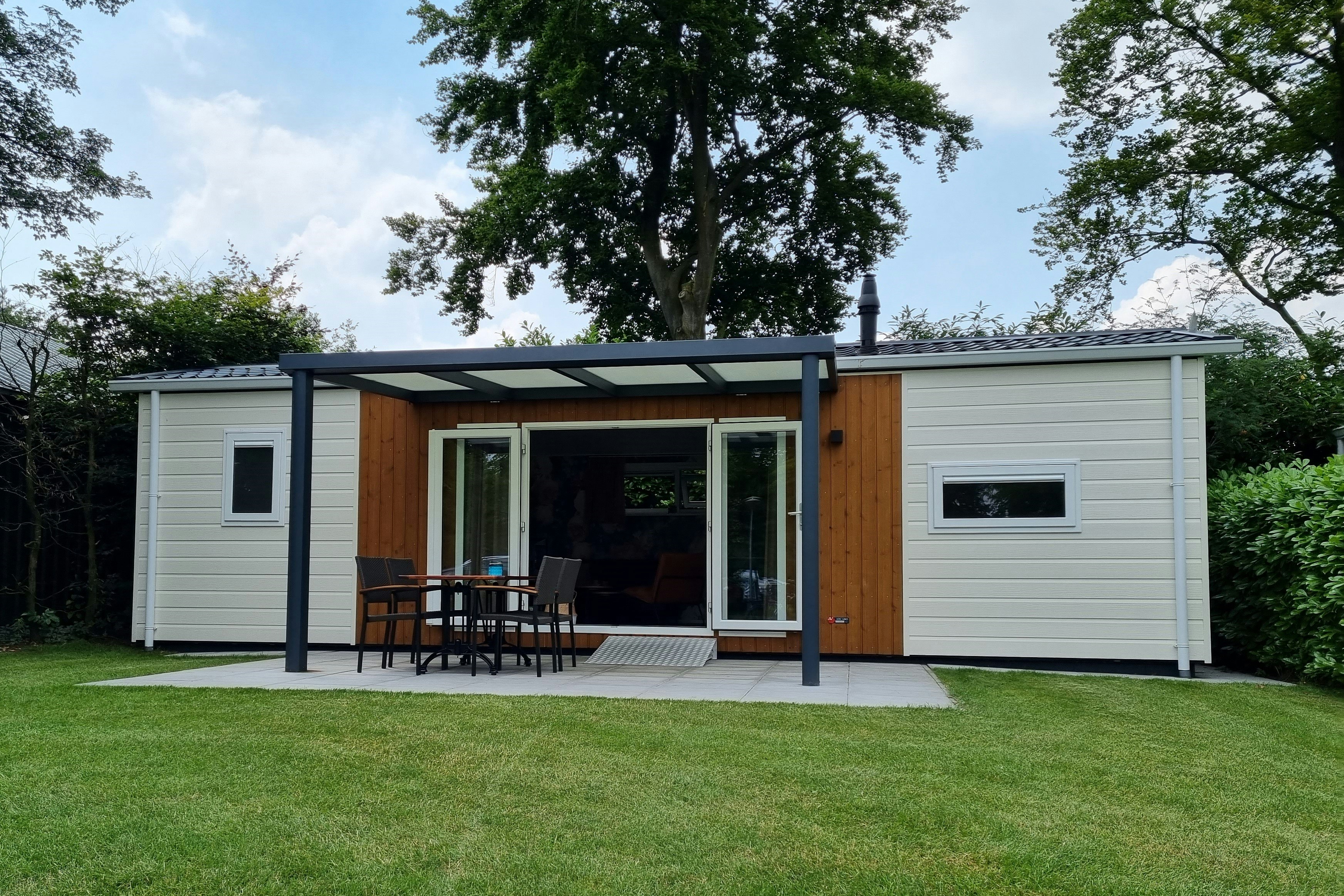 Camping Tamaring - Mietunterkunft mit überdachter Terrasse