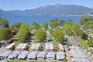 Camping Tamaro- Mobilheimen aus der Vogelperspektive