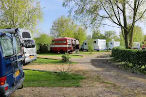 Camping Taniaburg - Stellplätze auf dem Campingplatz