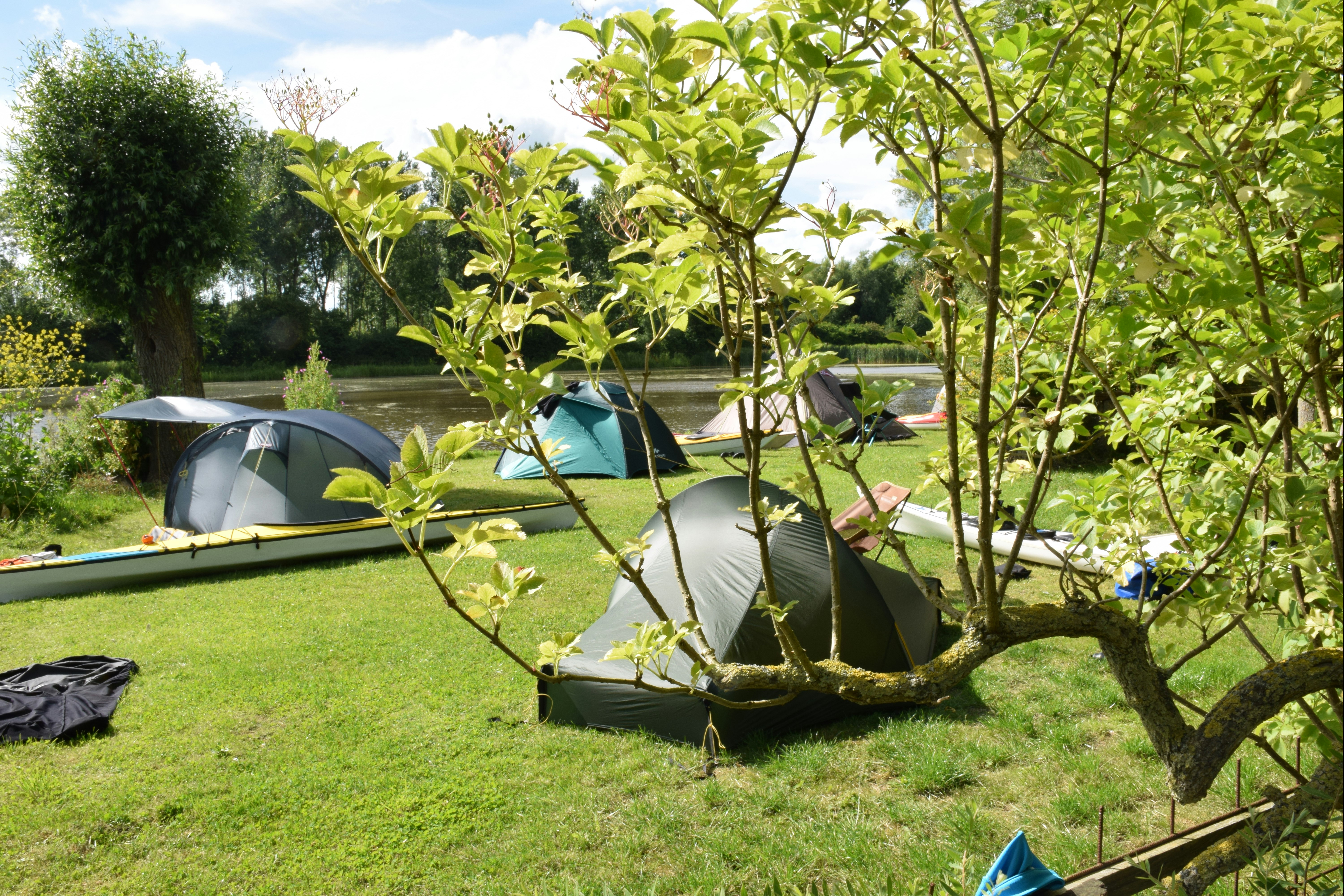 Camping Taniaburg - Zeltwiese auf dem Campingplatz