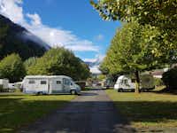 TCS Camping Martigny  Camping TCS Martigny - Standplätze auf dem Campingplatz