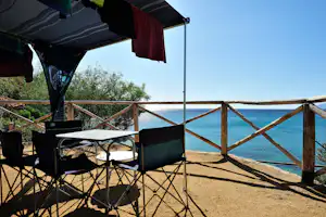 Camping Telis - Wohnwagen- und Zeltstellplatz vom Campingplatz mit Blick auf das Mittelmeer