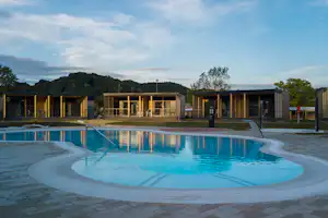 Camping Terme Tuhelj - Mobilheime mit Zugang zum Schwimmbecken auf dem Campingplatz