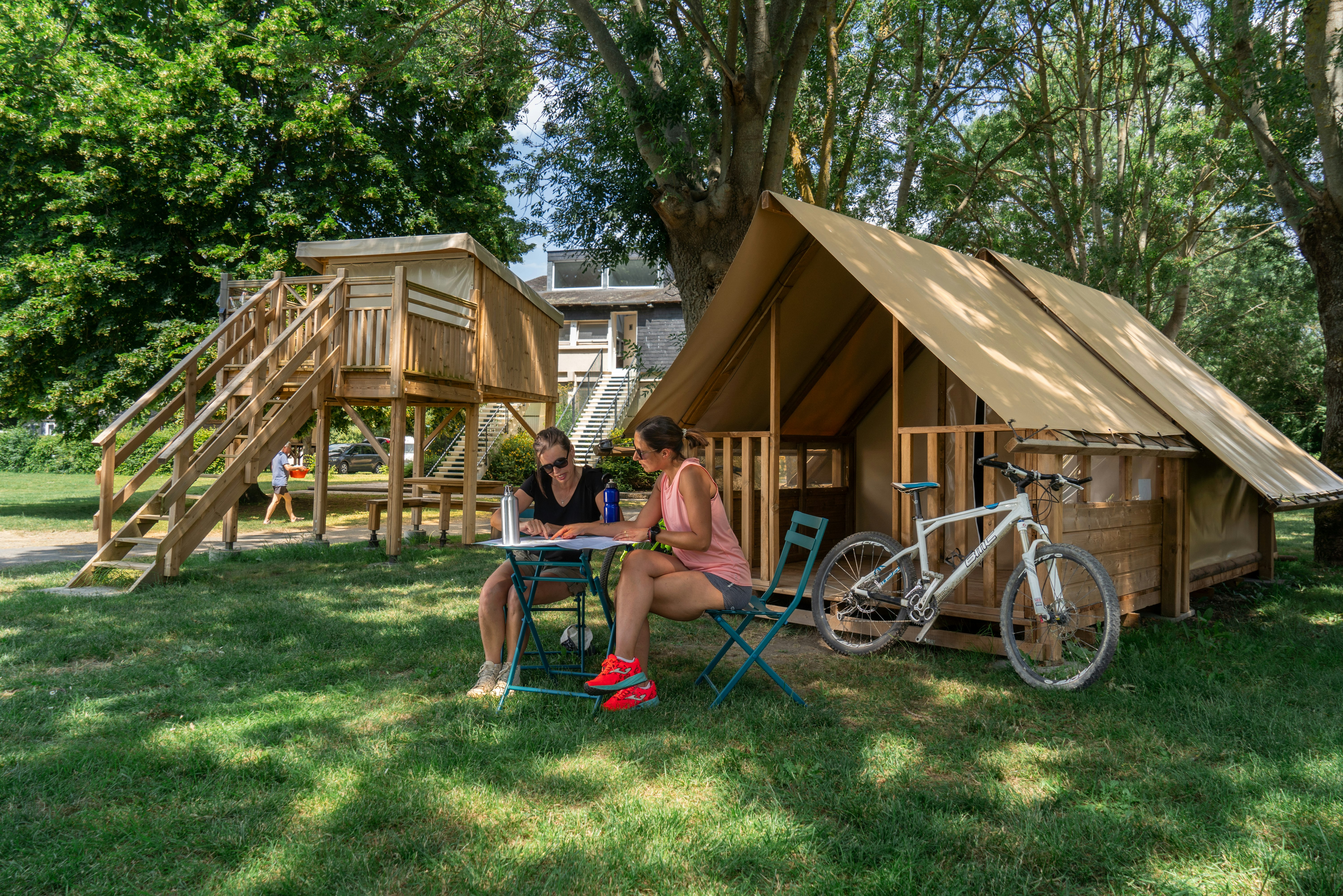 Camping Terre d'Entente - Glamping-Unterkünfte auf dem Campingplatz
