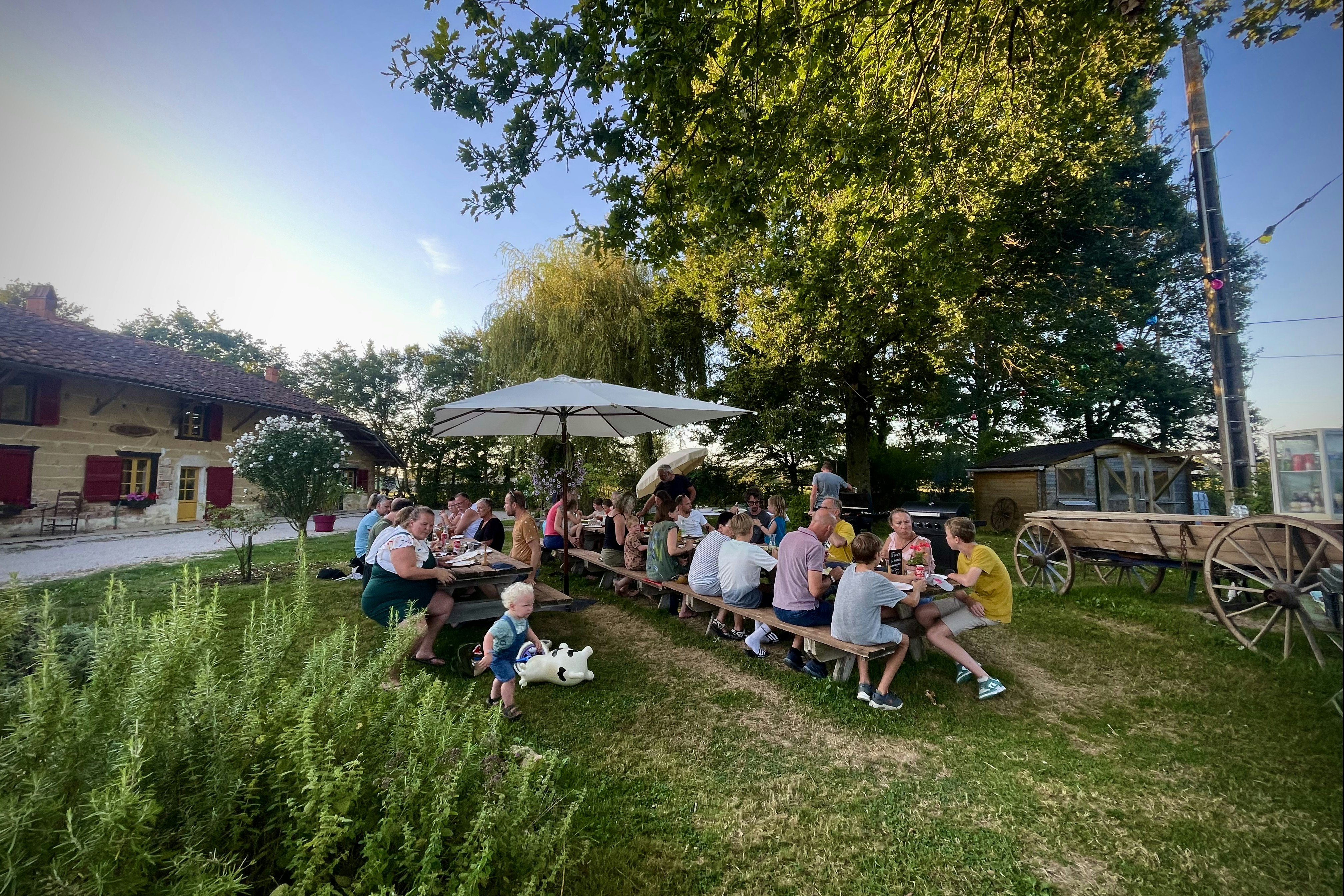 Camping Terre Ferme - Gäste im Garten 
