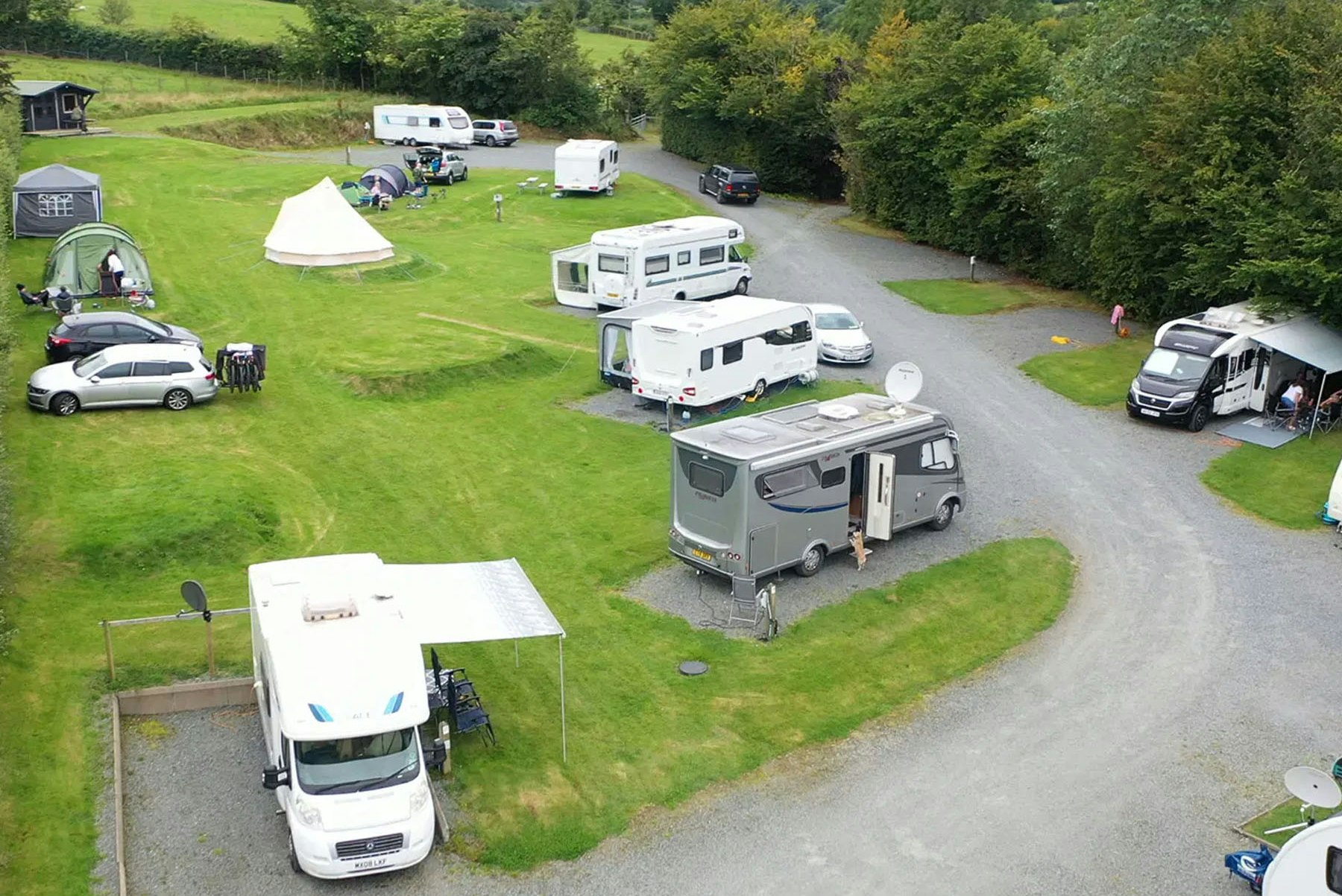 Camping The Shepherd's Rest Pub  The Shepherds Rest Pub & Campsite  - Luftaufnahme des Campingplatzes