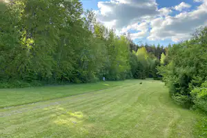 Camping Thüringer Wald - Standplatzwiese auf dem Campingplatz