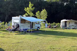 Camping Tikvah - Wohnwagenstellplatz und Wohnmobilstellplatz vom Campingplatz im Grünen