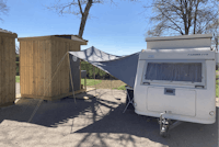 Camping de Contrexéville  Camping Tir aux Pigeons Standplatz mit Privatsanitär
