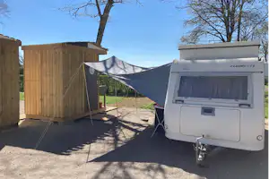 Camping de Contrexéville Camping Tir aux Pigeons Standplatz mit Privatsanitär