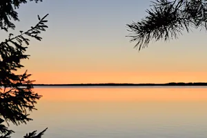 Camping Tiveden - Sonnenuntergang über dem Wasser