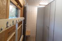 Camping Toila Sanatoorium -  Sanitärgebäude mit Waschbecken, Toiletten und Duschen