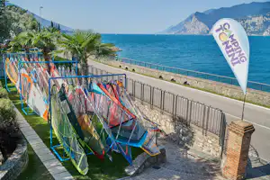 Camping Tonini - Windsurf Verheih auf dem Campingplatz
