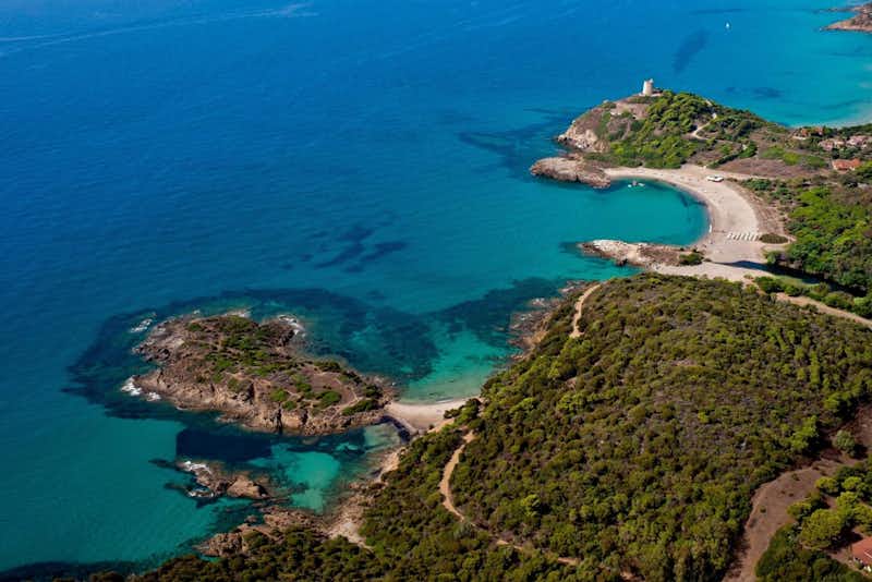 Camping Torre Chia  - Campingplatz am Meer auf Sardinien aus der Vogelperspektive