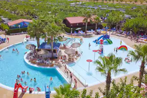 Bravoplaya Camping Resort - Blick auf den Wasserpark des Campingplatzes