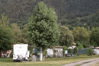 Camping Torrent - Wohnwagenstellplätzen auf dem Campingplatz mit Blick über die Waldlandschaft
