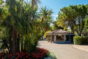 Camping Toscolano - Eingang und Rezeption des Campingplatzes