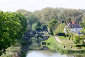 Camping Touristique de Gien - Campingplatz am Fluss Loire im Grünen