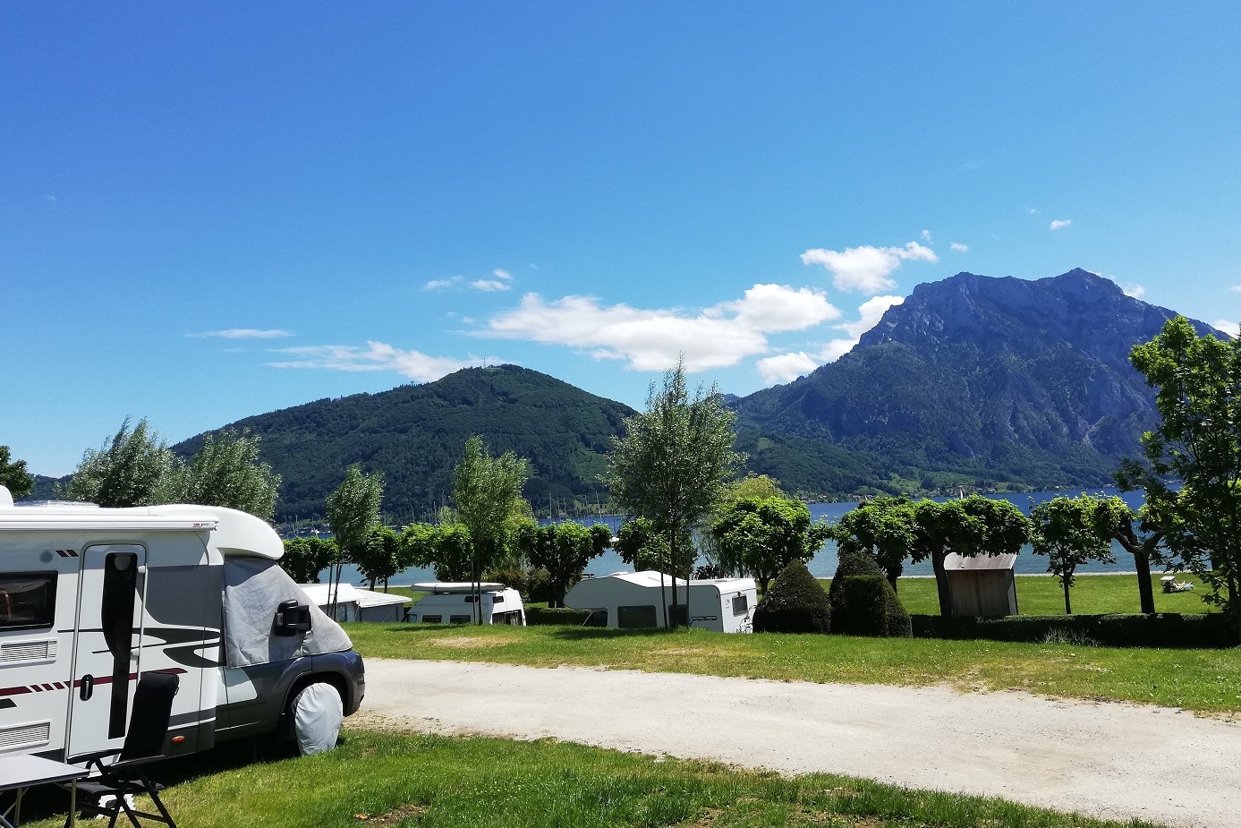 Camping Traunsee - Wohnmobil- und  Wohnwagenstellplätze auf dem Campingplatz