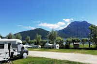 Camping Traunsee - Wohnmobil- und  Wohnwagenstellplätze auf dem Campingplatz