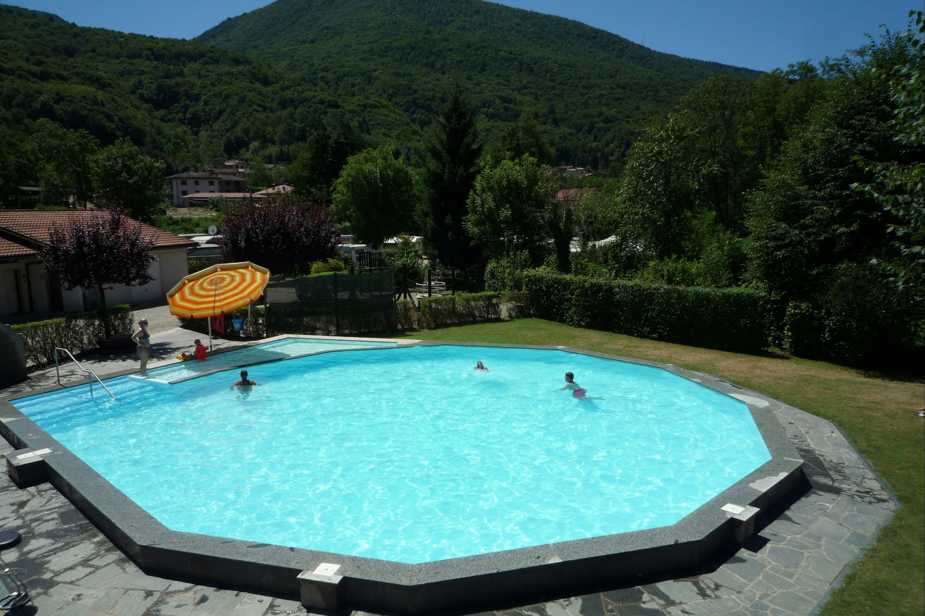 Camping Tresiana  -  Pool vom Campingplatz im Grünen