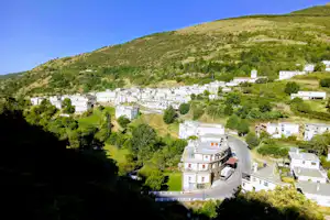 Camping Trevélez - Umgebung des Campingplatzes - Kleinstadt Trevelez