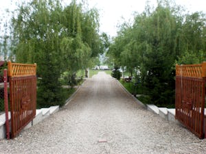 Camping Trotus Valley