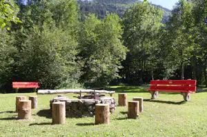 Camping Trun - Feuerstelle auf dem Campingplatz