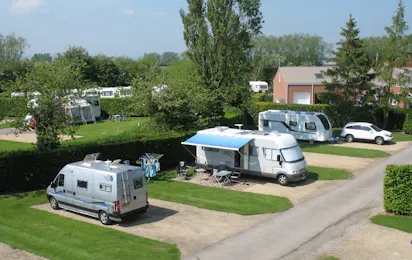 Camping Tudor