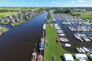 Camping Drijfveer - Blick auf den Hafen am Campingplatz