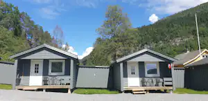 Camping Tvinde - Mobilheime mit Veranda auf dem Campingplatz