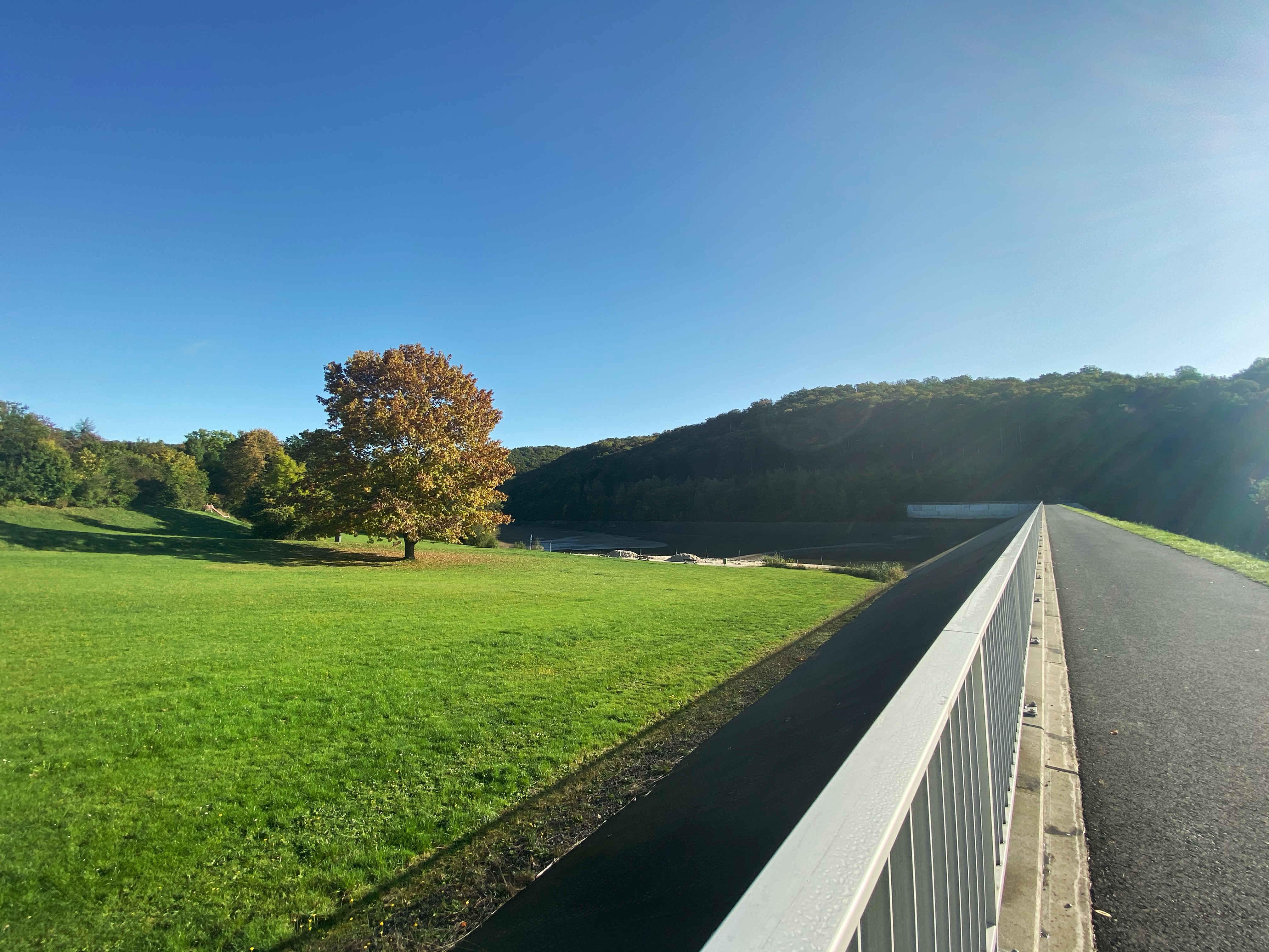 Camping Ulmbachtalsperre - Staumauer.JPG