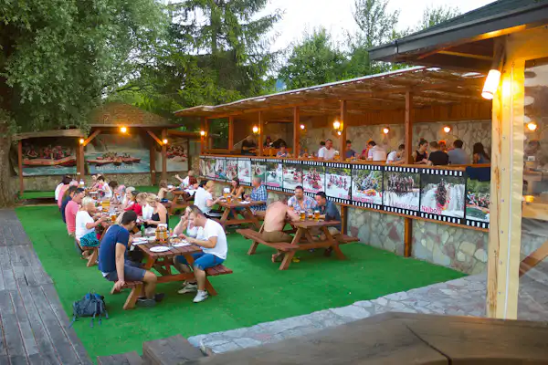 Camping Una Kiro Rafting