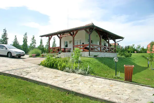 Camping Una Kiro Rafting