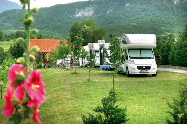 Camping Una Kiro Rafting