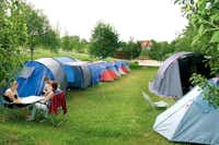 Camping Una Kiro Rafting - Zeltplatz vom Campingplatz im Grünen