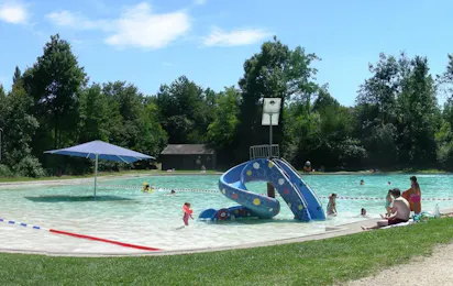 Camping und Schwimmbad am Rhein