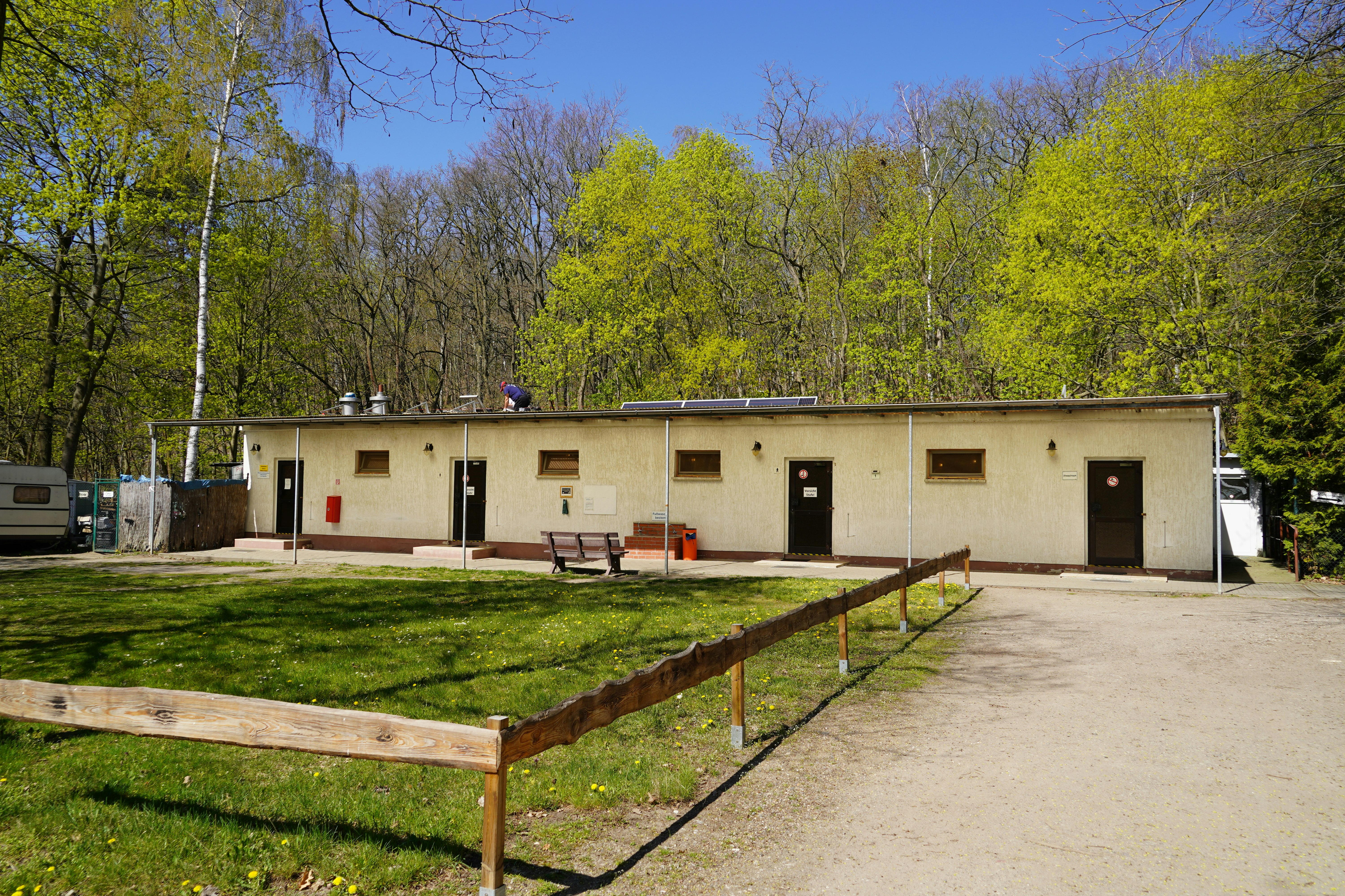 Ferienresort Bergwitzsee  -  Sanitärgebäude vom Campingplatz im Grünen