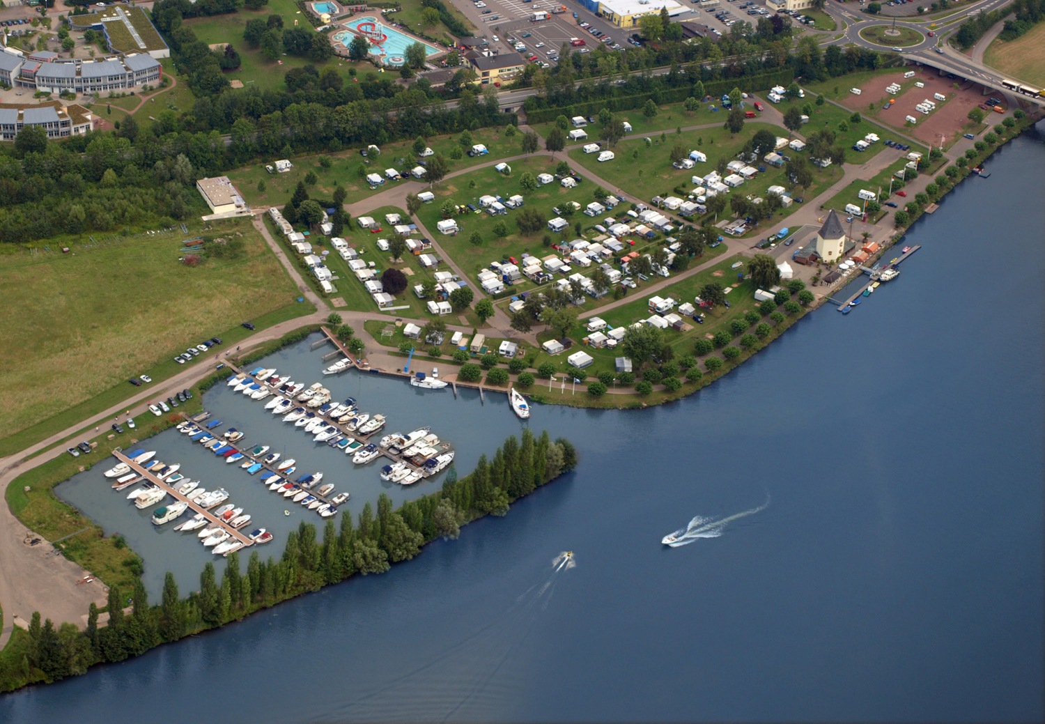 Camping- und Wohnmobilpark Zum Fährturm