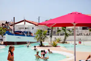 Camping Ur-Onea - Pool vom Campingplatz mit Wasserspielplatz
