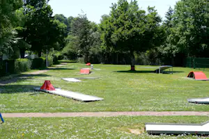 Camping Urrobi - Minigolfanlage auf dem Campingplatz