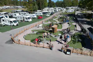 Ursand Resort & Camping Camping Ursand - Minigolfanlage auf dem Campingplatz