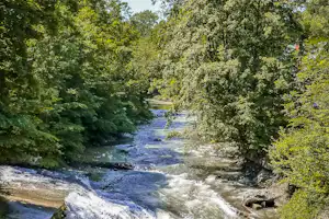 Camping Ustup - Blick auf den Fluss in der Nähe des Campingplatzes