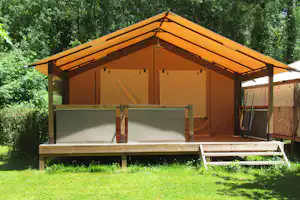 Camping Val de Boutonne - Glampingzelt mit überdachter Veranda