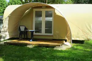 Camping Val de Boutonne -Glampingrundzelt mit Veranda